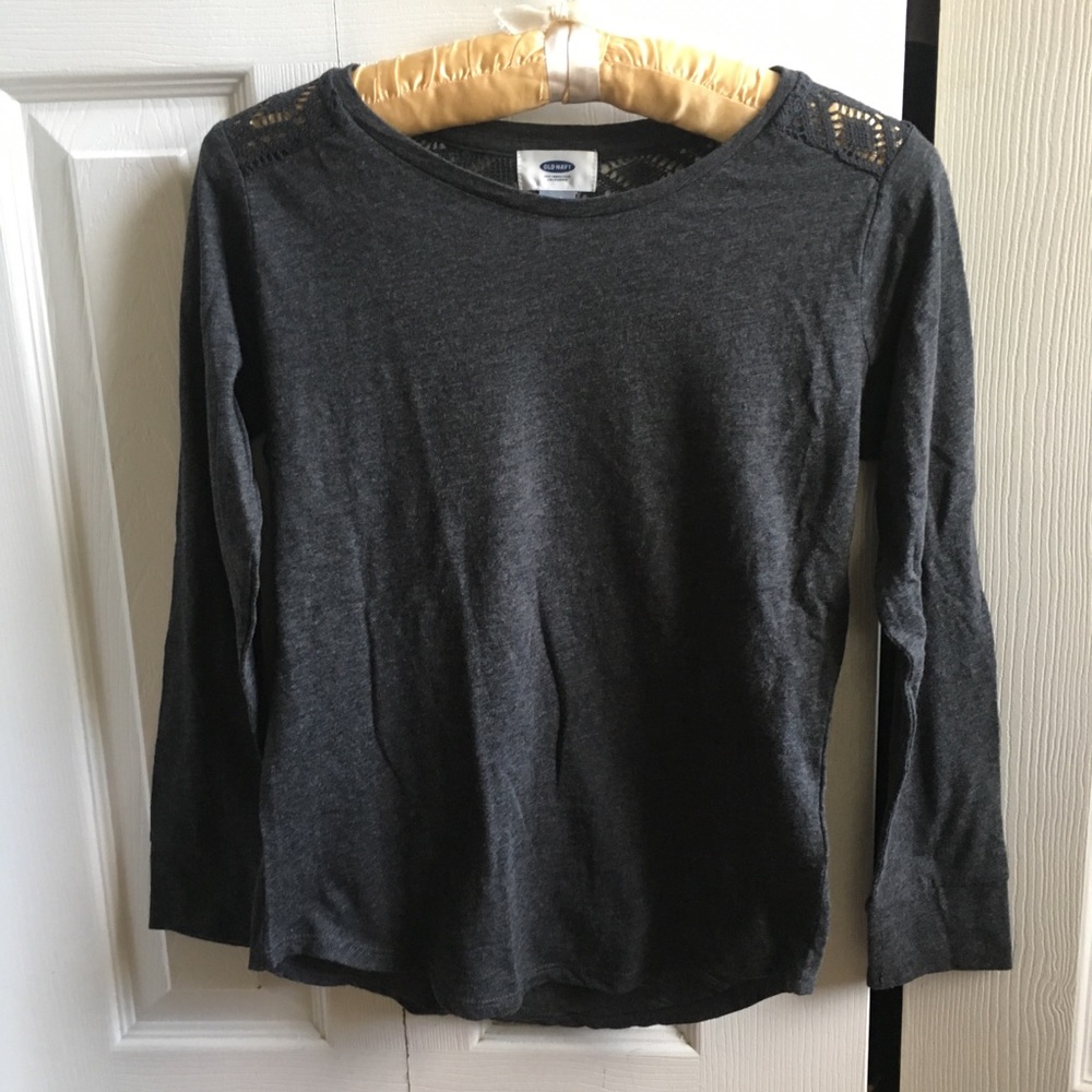 Gray, long sleeve tee